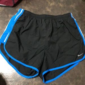 Nike shorts (black)